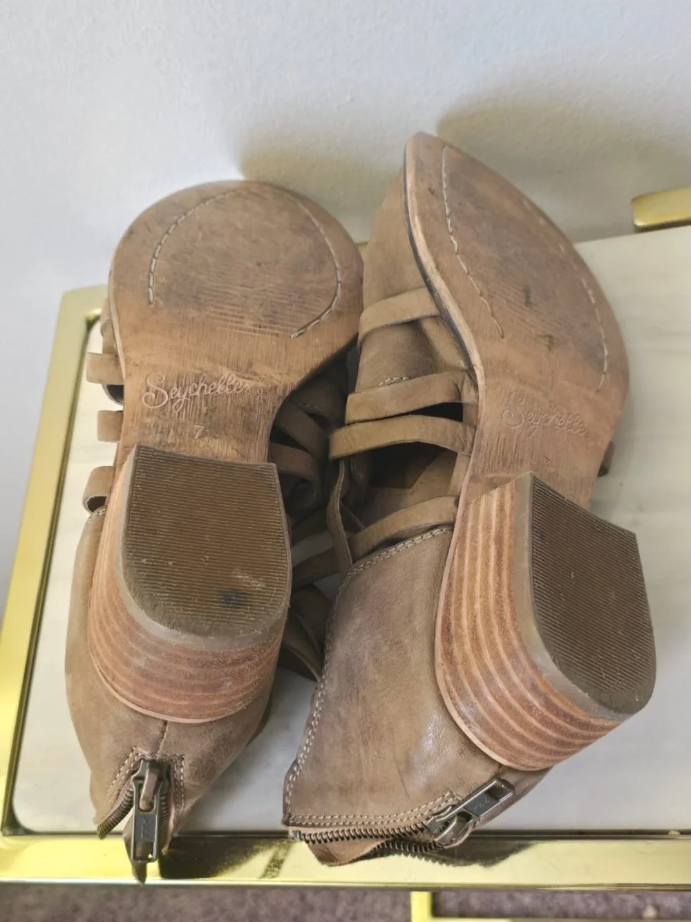 Seychelles pointed toe